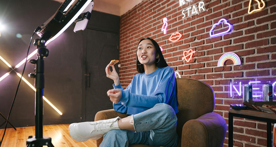 pexels-ivan-s-7676402 1